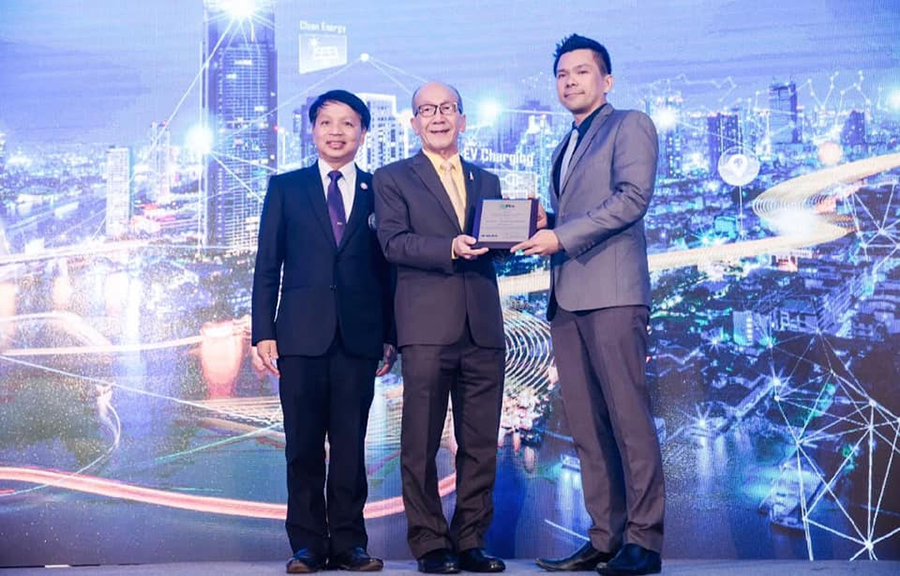 ผศ.ดร. สัญชัย เดชานุภาพฤทธา ผู้ที่ได้รับรางวัลIEEE PES Thailand Chapter Young Engineer Award 2018